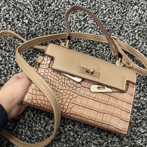 SOLD. DO NOT PURCHASE very cute date night croc bag